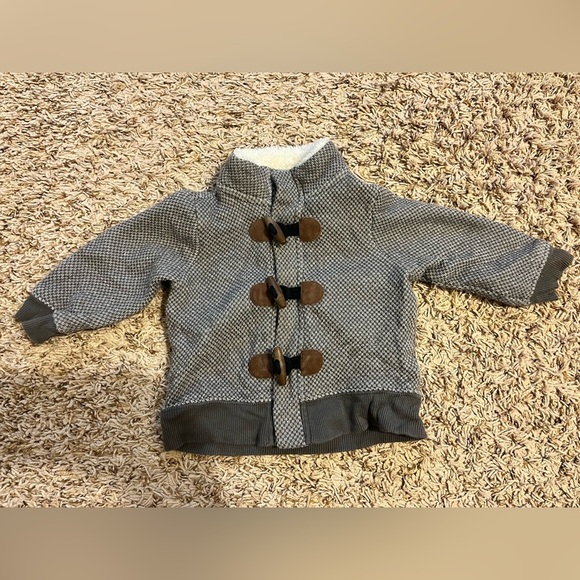Carter’s bundle grey toggle infant sherpa jacket and plaid Shacket top - Picture 4 of 13